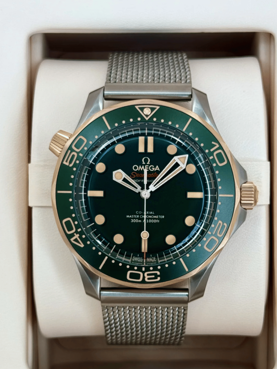 NEW 2026 Omega Seamaster Diver 300M 42mm 210.90.42.20.10.001 Green Dial