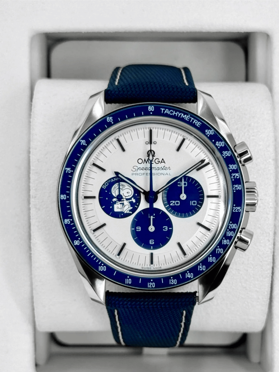 NEW 2026 Omega Speedmaster Silver Snoopy Award 310.32.42.50.02.001