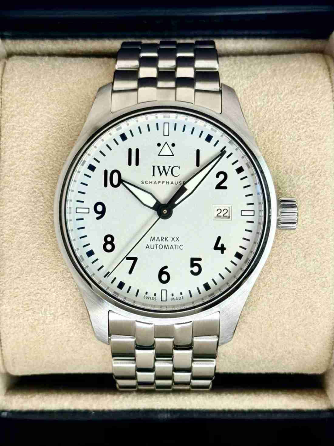 2025 IWC Pilot's Watch Mark XX 40mm IW328208 Stainless Steel White Dial