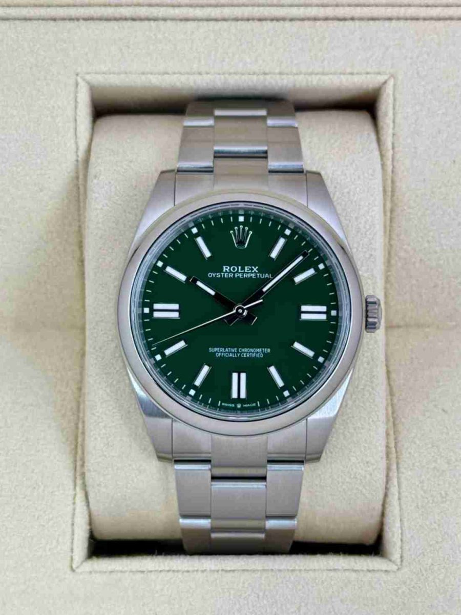 NEW 2025 Rolex Oyster Perpetual 41mm 124300 Green Dial
