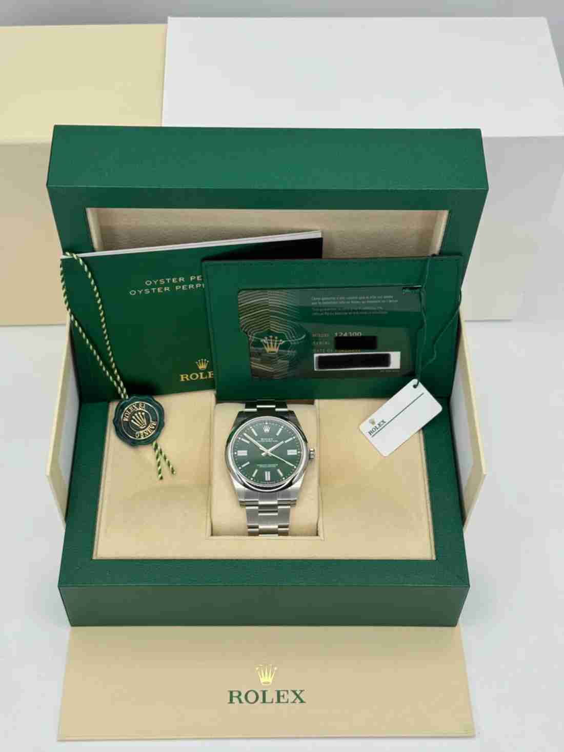 NEW 2023 Rolex Oyster Perpetual 41mm 124300 Green Dial - Image 6