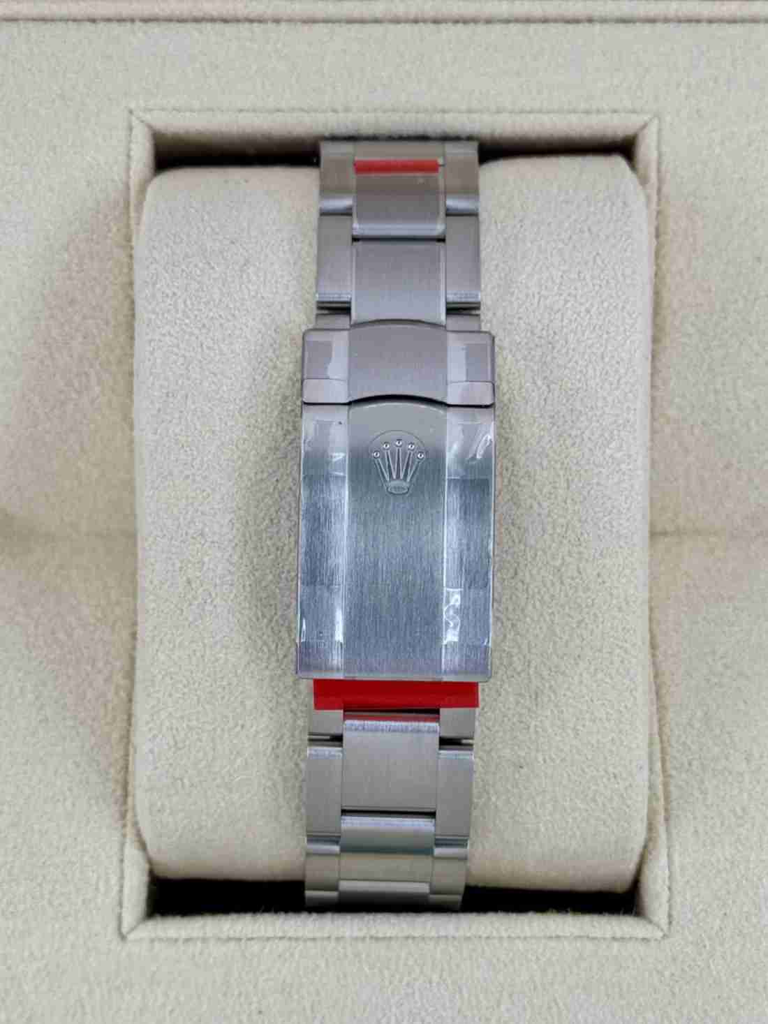 NEW 2025 Rolex Oyster Perpetual 41mm 124300 Green Dial - Image 2