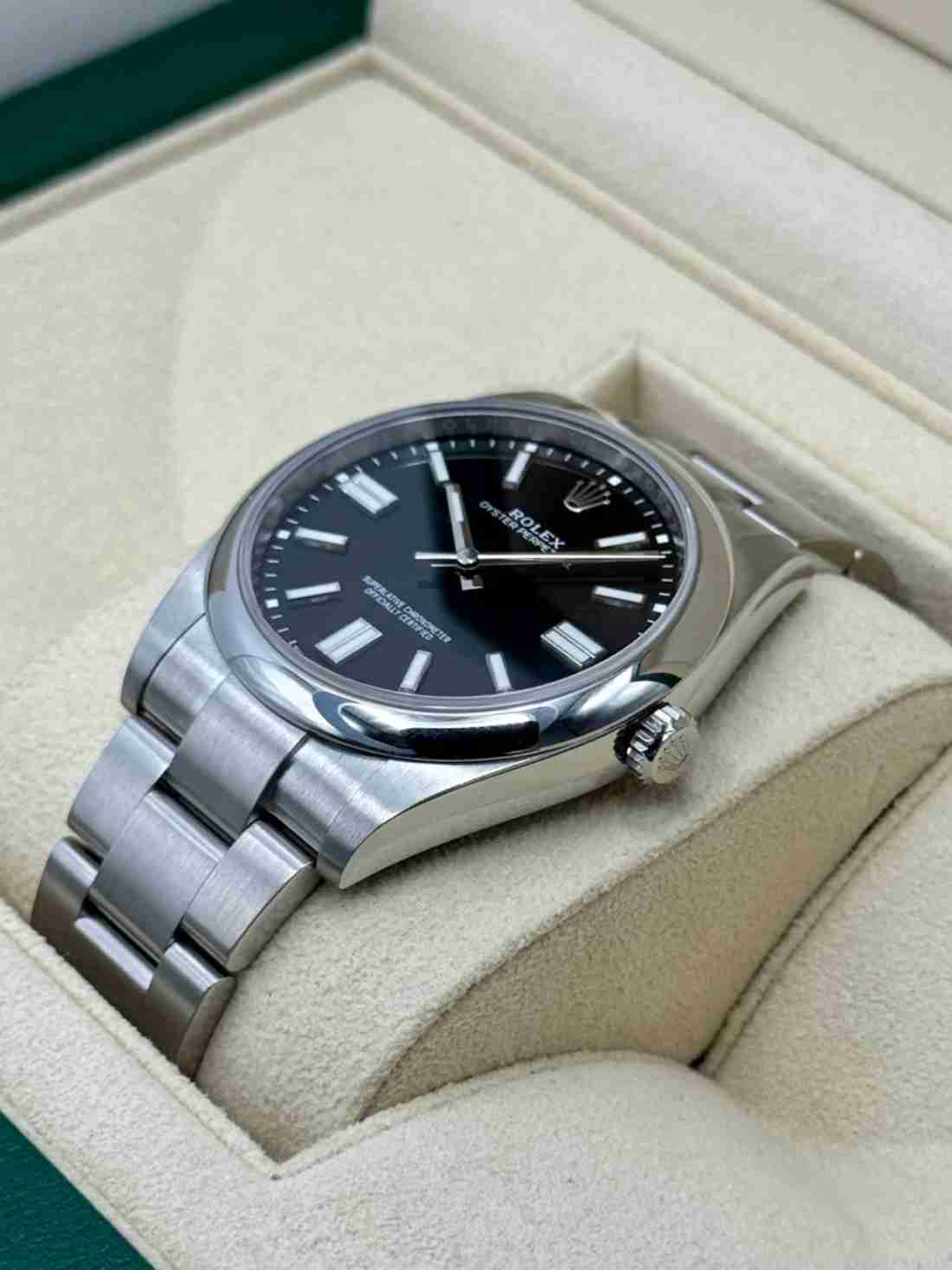 2024 Rolex Oyster Perpetual 41mm 124300 Black Dial - Image 3
