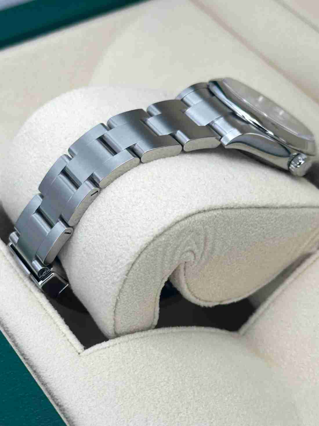 NEW 2026 Rolex Oyster Perpetual 31mm 277200 Turquoise Tiffany Blue Dial - Image 3