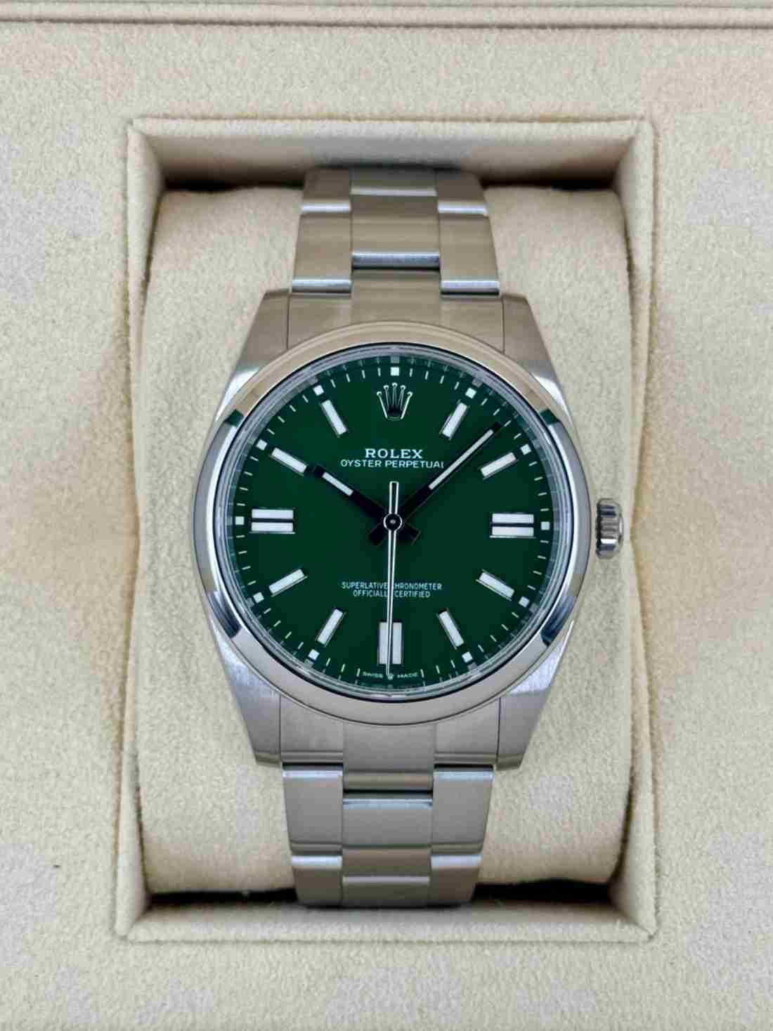 2023 Rolex Oyster Perpetual 41mm 124300 Green Dial