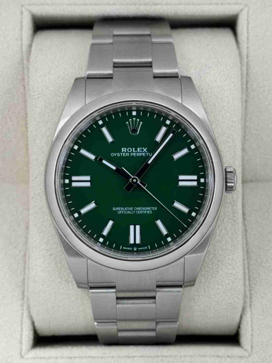 2025 Rolex Oyster Perpetual 41mm 124300 Green Dial