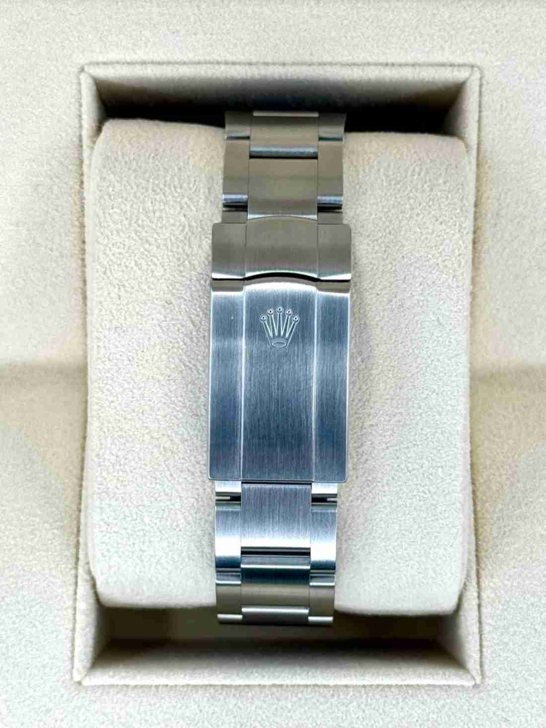 NEW 2025 Rolex Oyster Perpetual 36mm 126000 Green Dial - Image 2