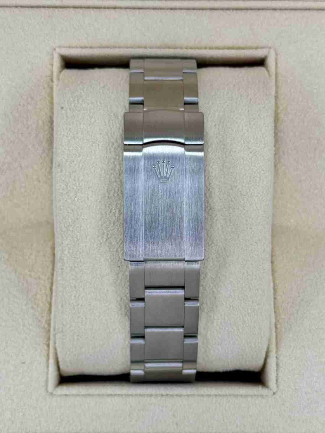 2023 Rolex Oyster Perpetual 41mm 124300 Green Dial - Image 2