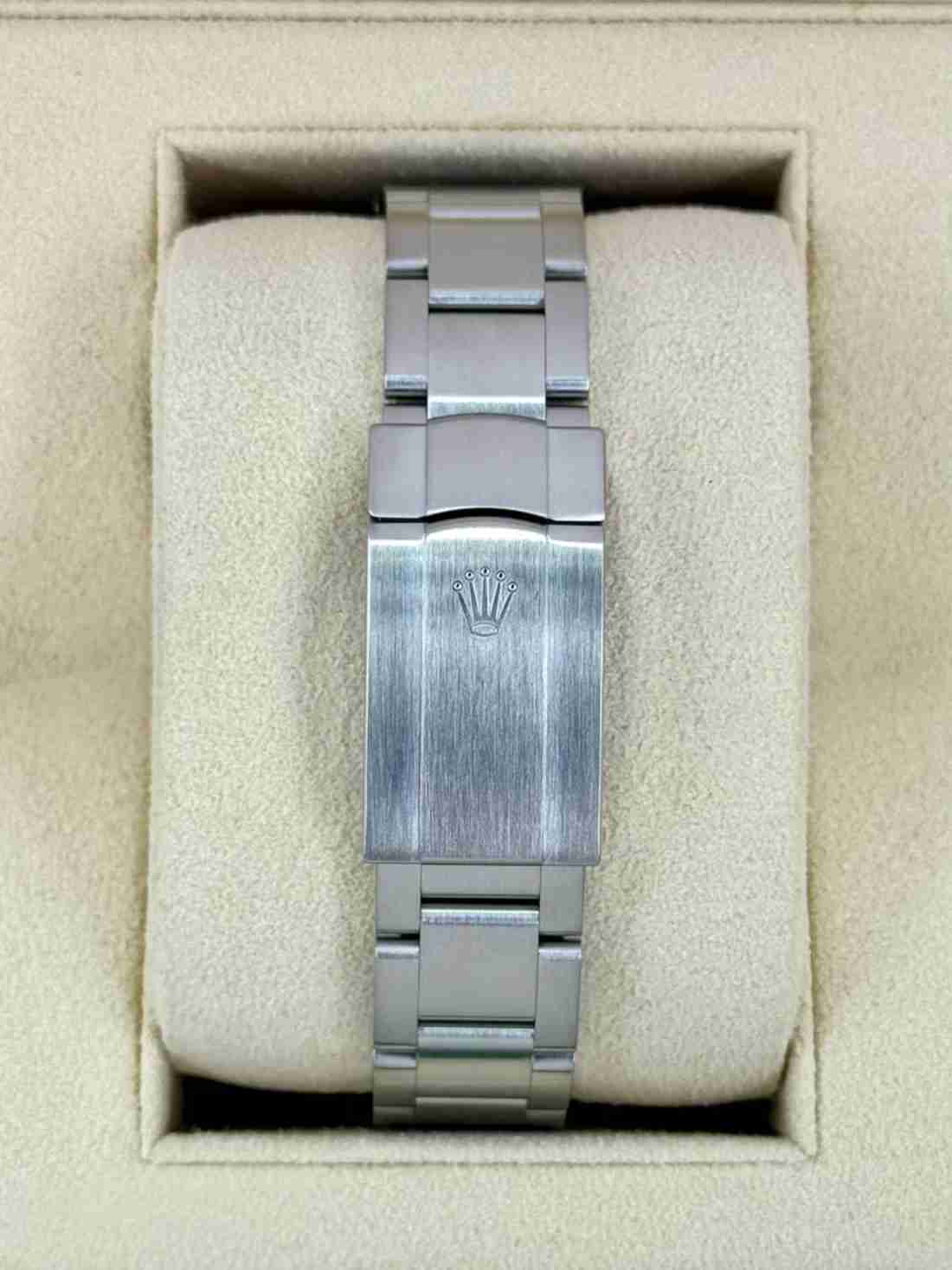 2024 Rolex Oyster Perpetual 41mm 124300 Green Dial - Image 2