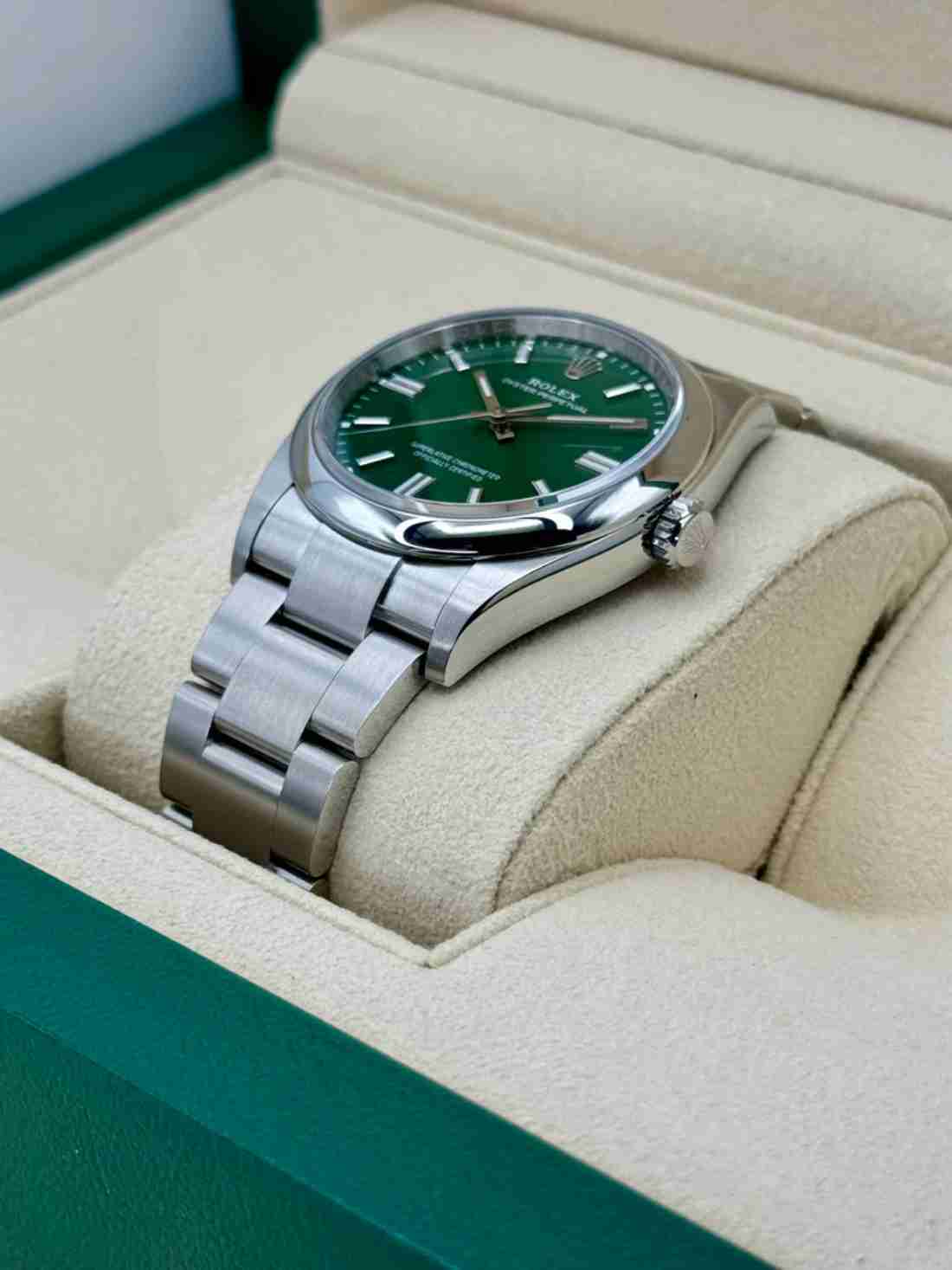 NEW 2025 Rolex Oyster Perpetual 36mm 126000 Green Dial - Image 3