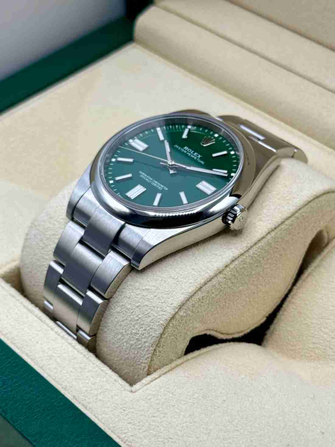 2024 Rolex Oyster Perpetual 41mm 124300 Green Dial - Image 3