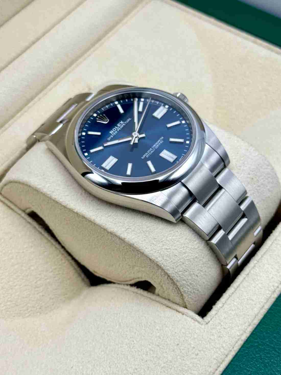 2025 Rolex Oyster Perpetual 41mm 124300 Blue Dial - Image 4