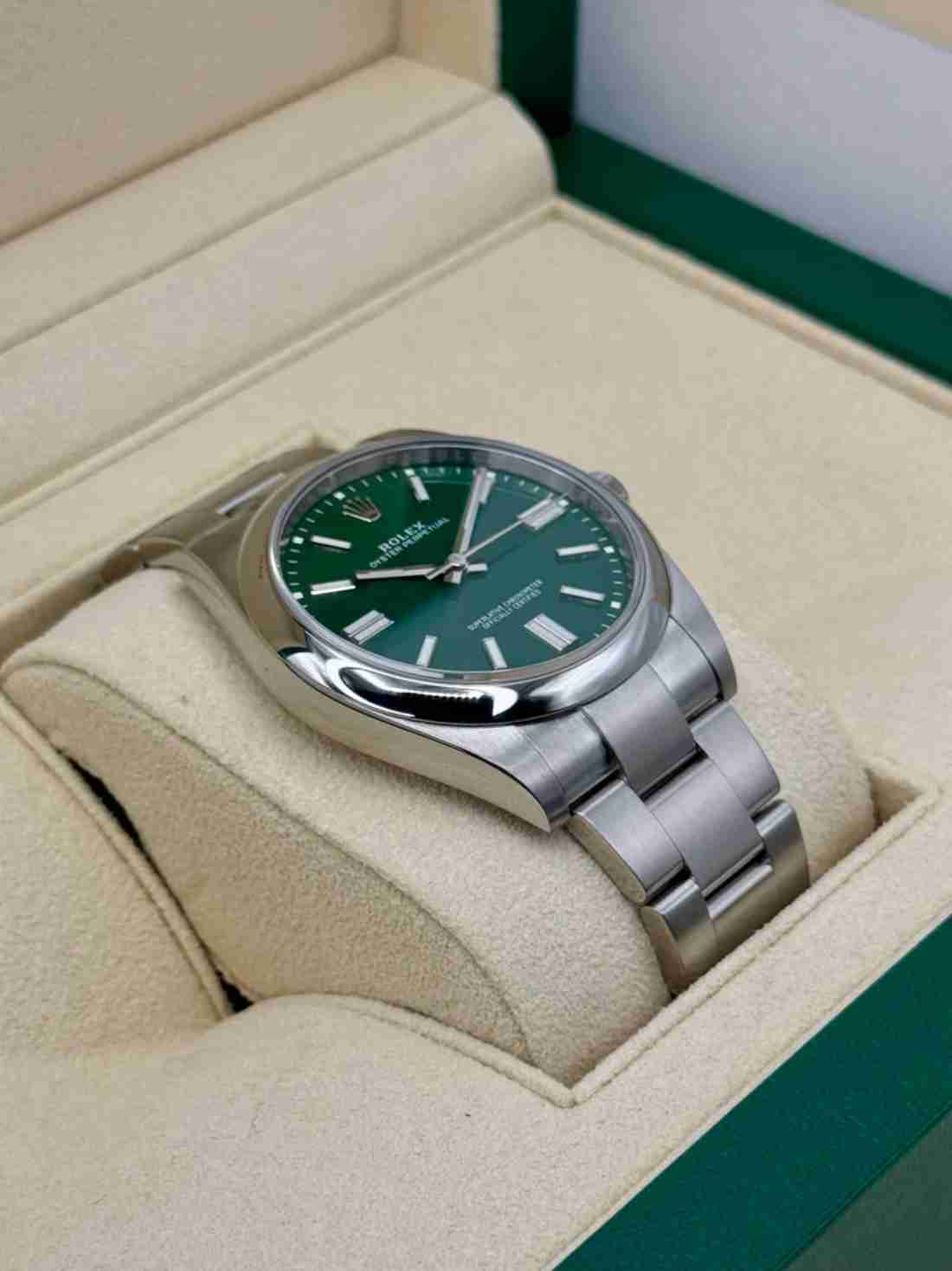 2023 Rolex Oyster Perpetual 41mm 124300 Green Dial - Image 4