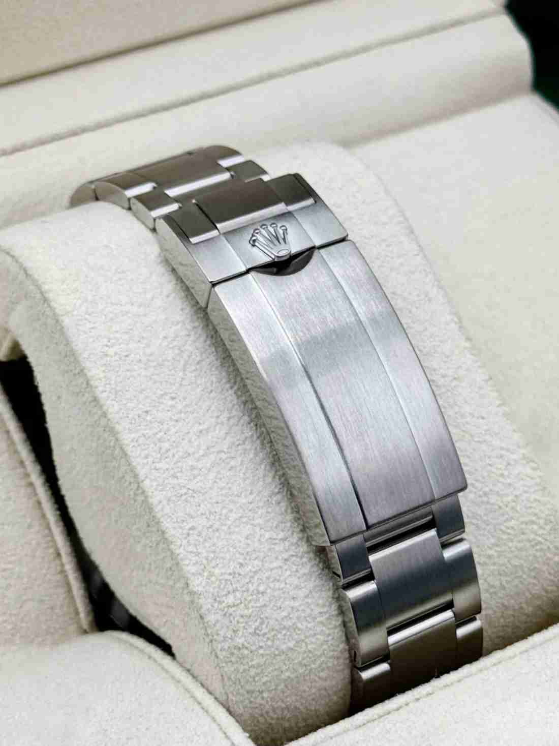 2024 Rolex Sea-Dweller 43mm 126600 Black Dial - Image 2