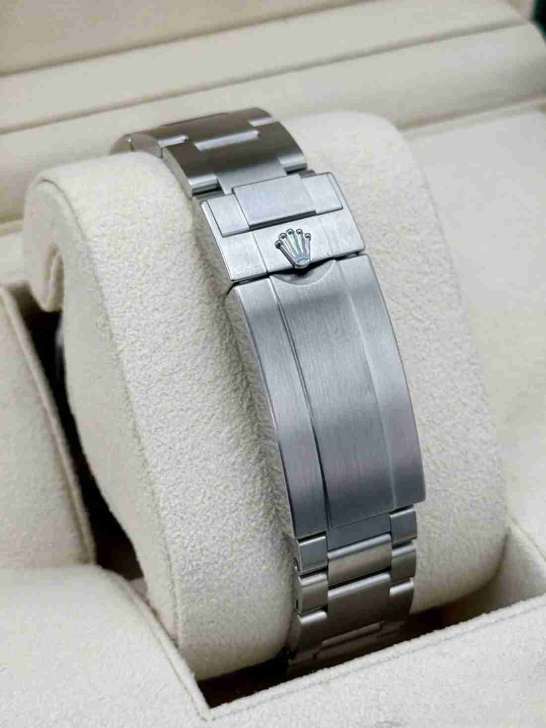 2023 Rolex Sea-Dweller 43mm 126600 Black Dial - Image 2