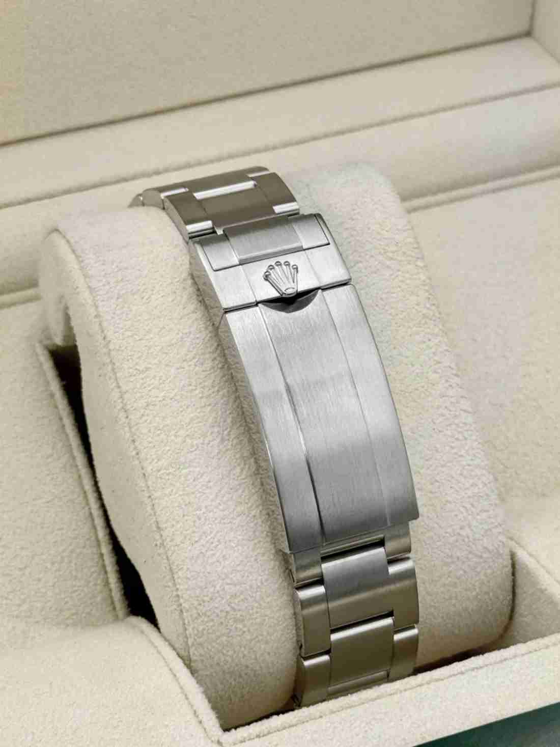 2024 Rolex Sea-Dweller 43mm 126600 Black Dial - Image 2