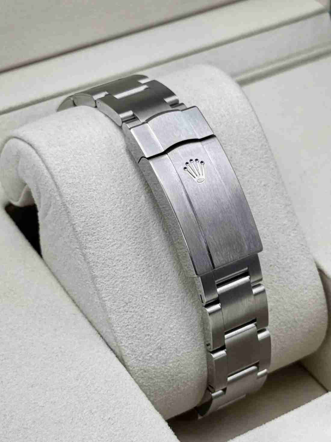 NEW 2026 Rolex Oyster Perpetual 34mm 124200 Stainless Steel Beige Dial - Image 2