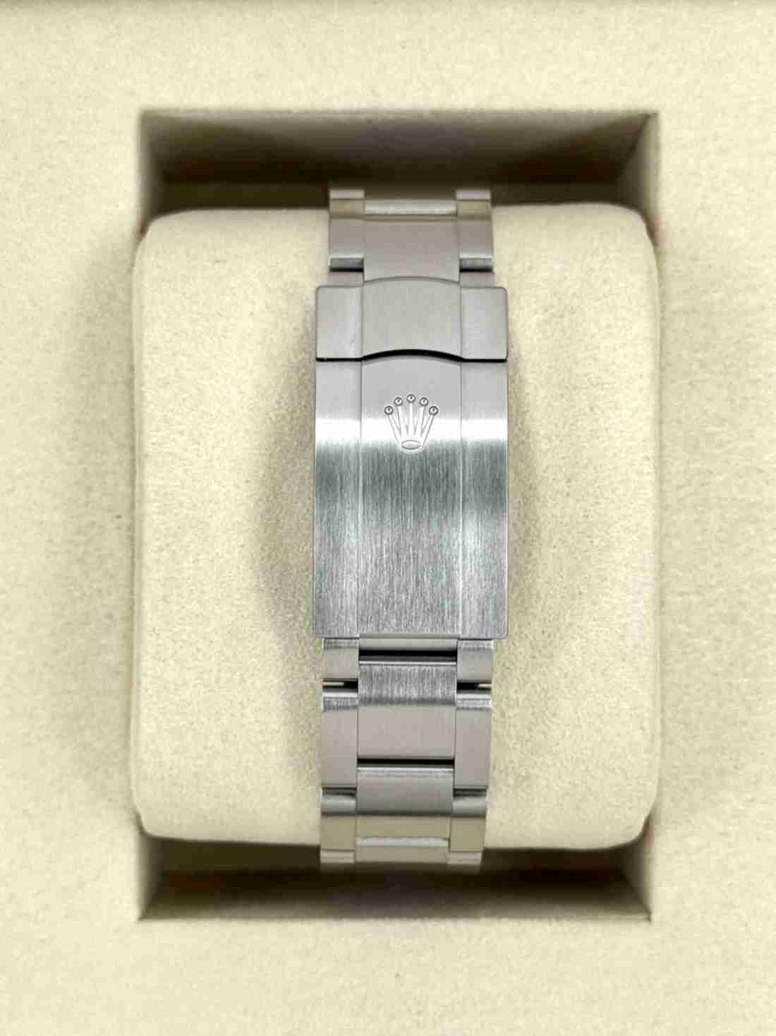 NEW 2025 Rolex Oyster Perpetual 36mm 126000 Silver Dial - Image 2