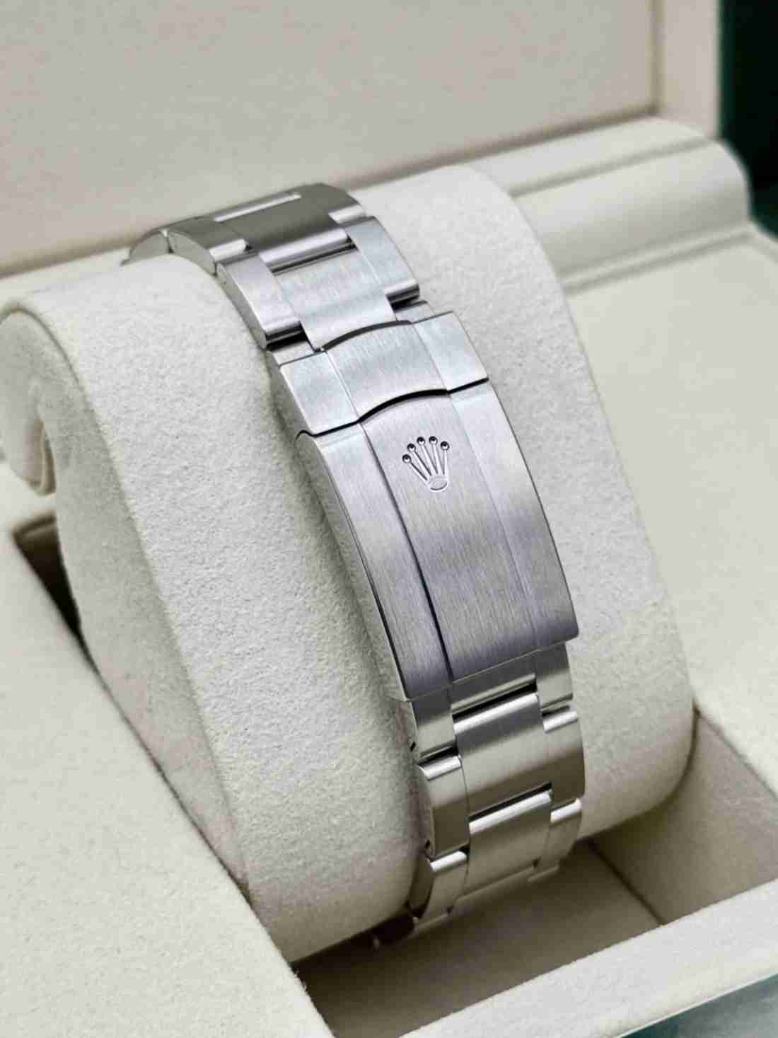 NEW 2026 Rolex Oyster Perpetual 41mm 134300 Beige Dial - Image 2