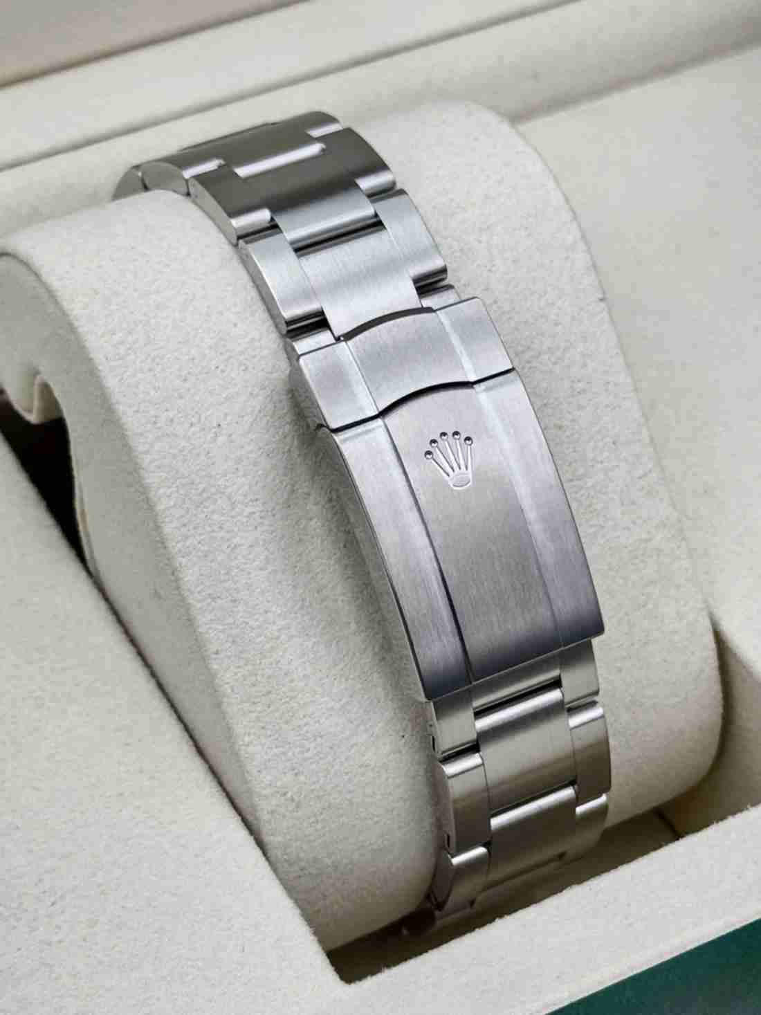 NEW 2026 Rolex Oyster Perpetual 41mm 134300 Silver Dial - Image 2