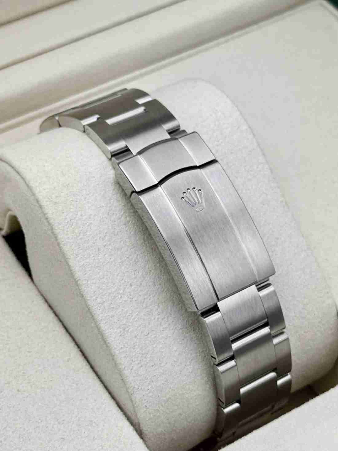 NEW 2026 Rolex Oyster Perpetual 41mm 134300 Med Blue Dial - Image 2