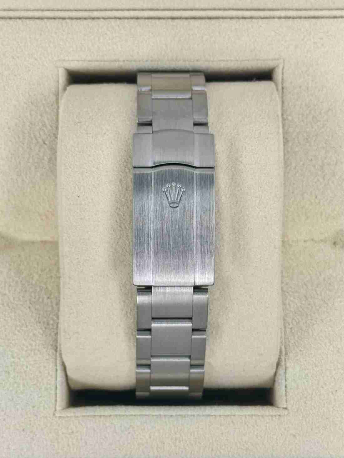 2019 Rolex Oyster Perpetual 39mm 114300 Black Dial - Image 2