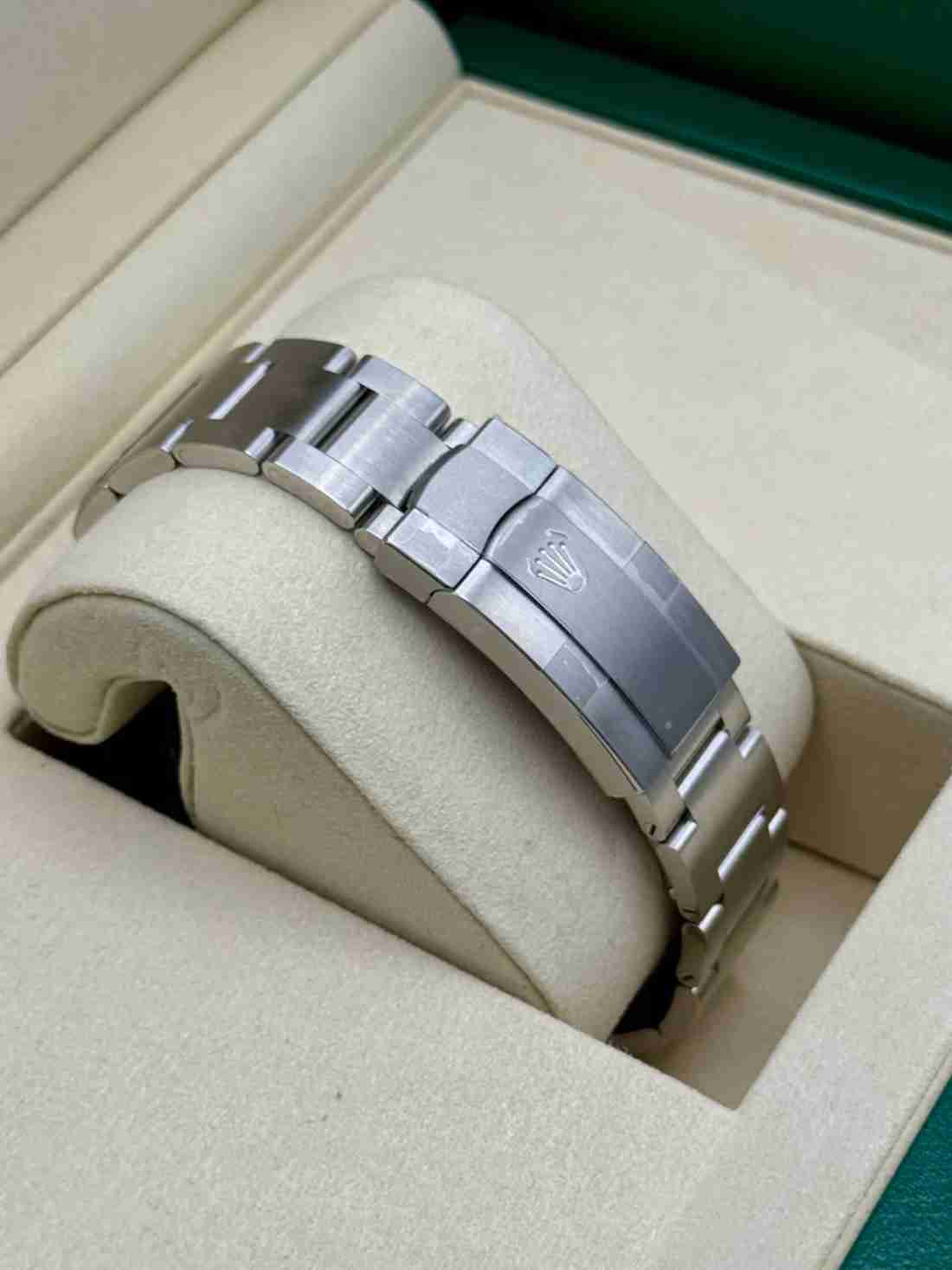 NEW 2025 Rolex Oyster Perpetual 41mm 134300 Med Blue Dial - Image 2