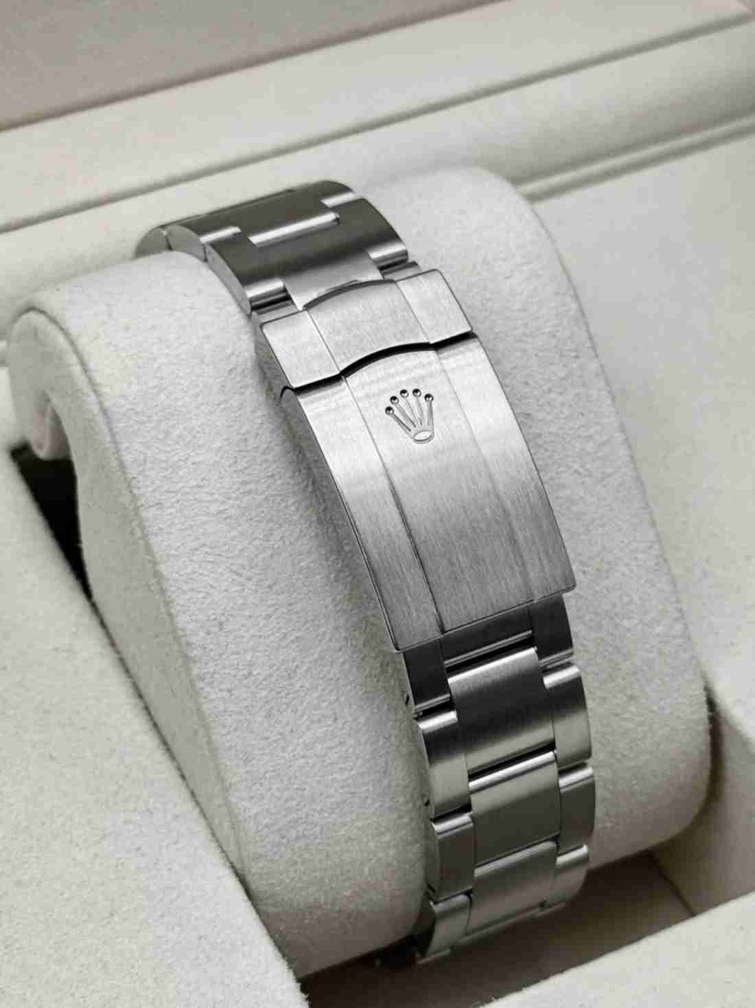 NEW 2025 Rolex Oyster Perpetual 41mm 134300 Med Blue Dial - Image 2