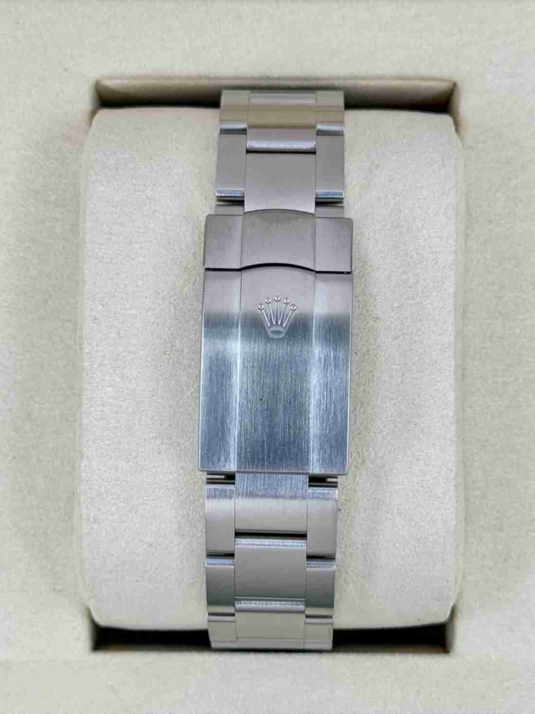 NEW 2025 Rolex Oyster Perpetual 41mm 134300 Pistachio Dial - Image 2