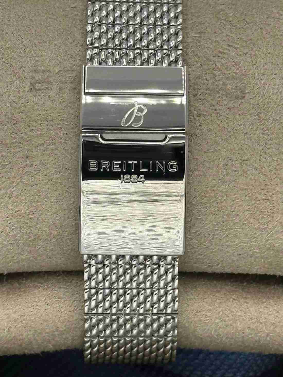 2023 Breitling Superocean Heritage 42mm AB2010 Green Dial - Image 2