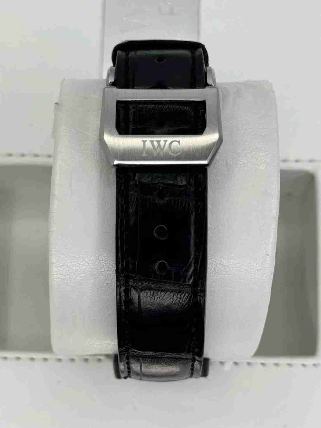 2010 IWC Big Pilot 46mm IW500401 Stainless Steel Black Dial - Image 2