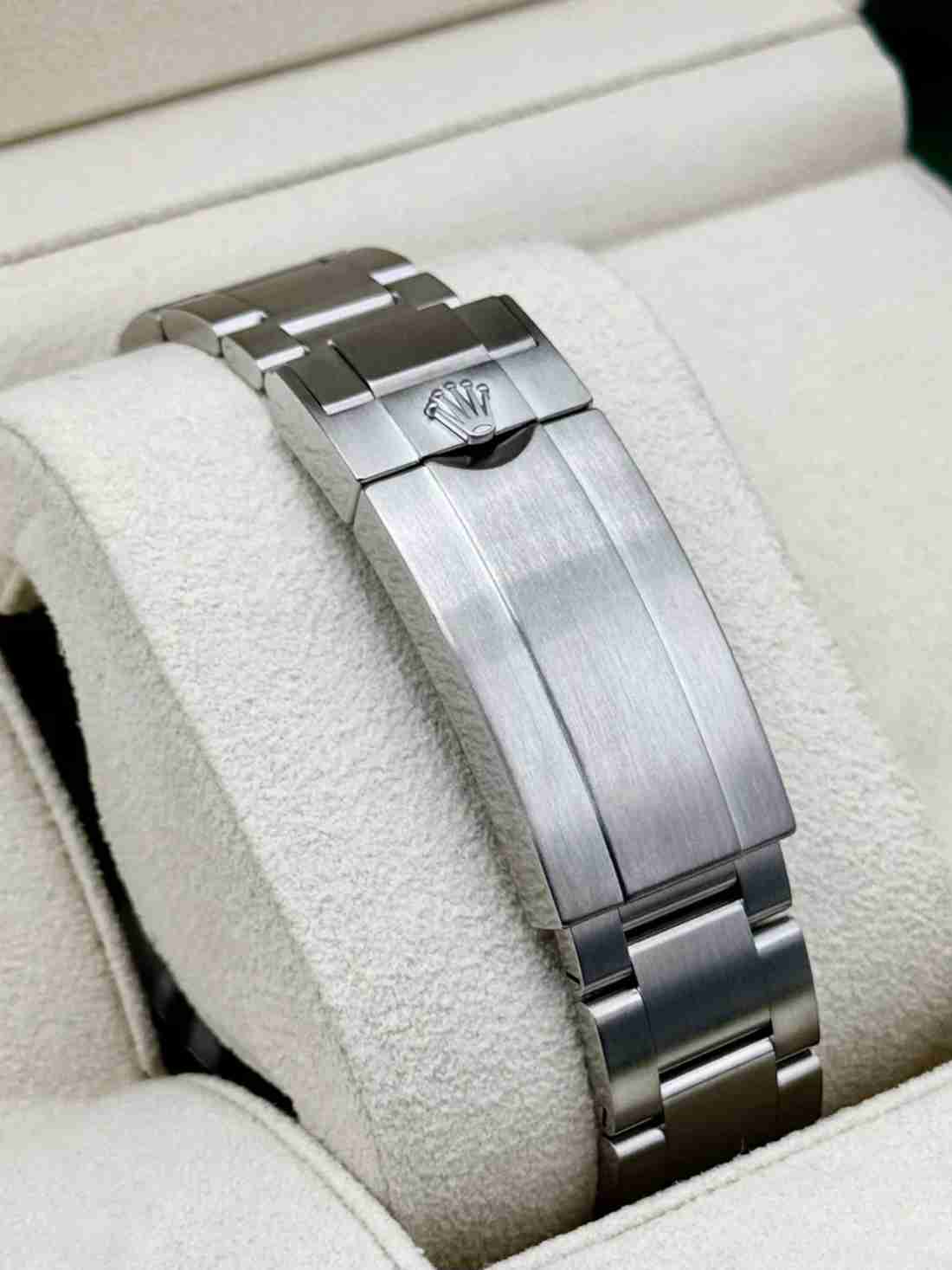 2024 Rolex Sea-Dweller 43mm 126600 Black Dial - Image 2