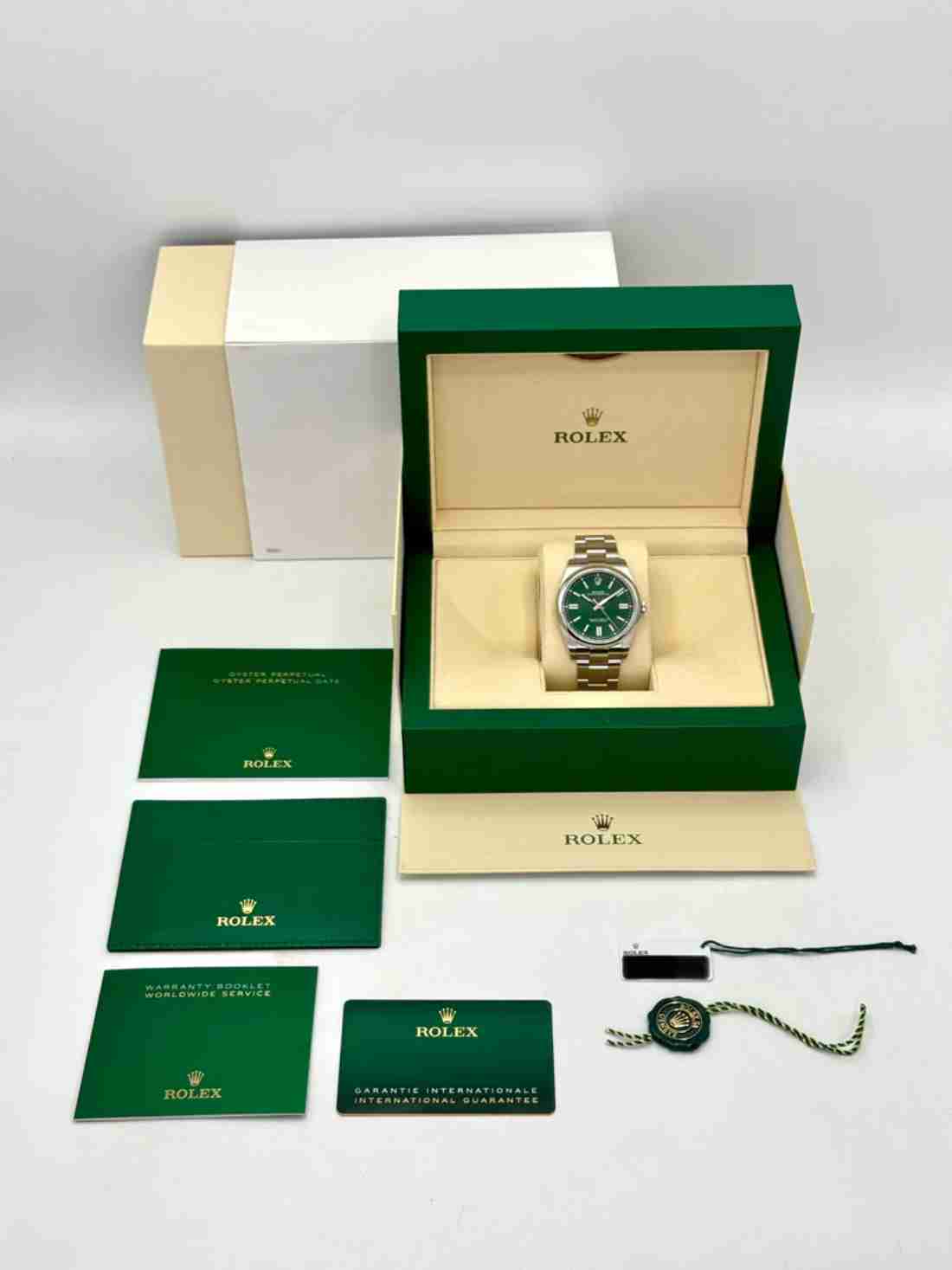 2024 Rolex Oyster Perpetual 41mm 124300 Green Dial - Image 5