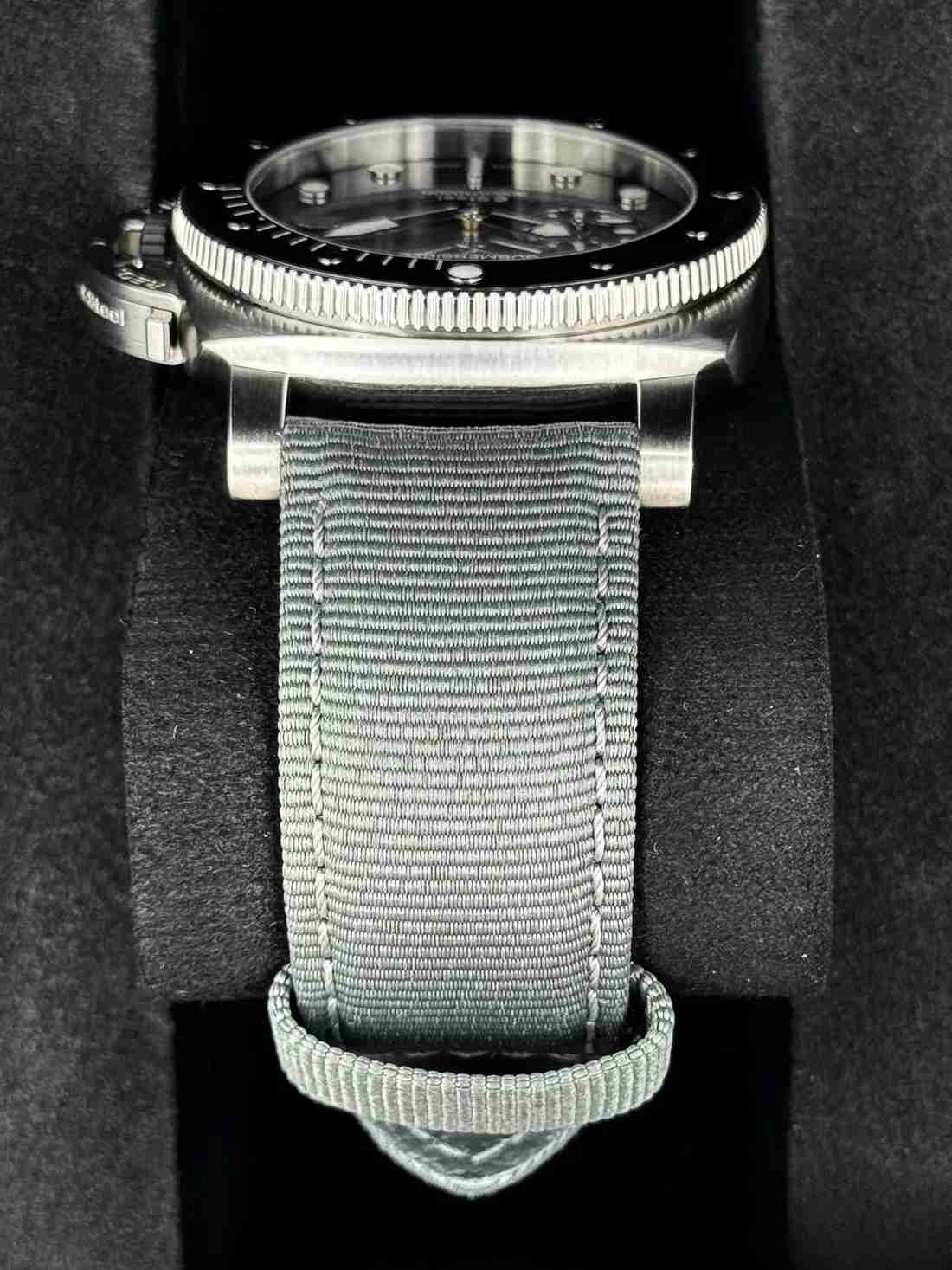 2022 Panerai Quarantaquattro 44mm PAM01288 Stainless Steel Grey Dial - Image 3