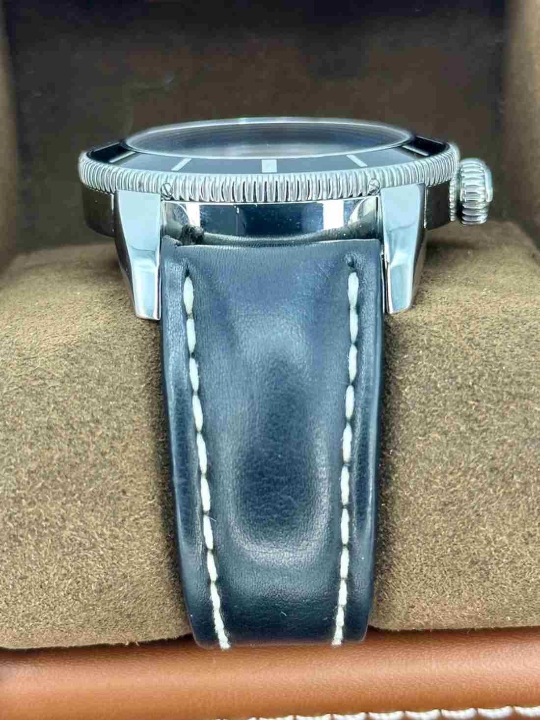 Breitling Superocean Heritage 46mm A17320 Stainless Steel Black Dial - Image 3