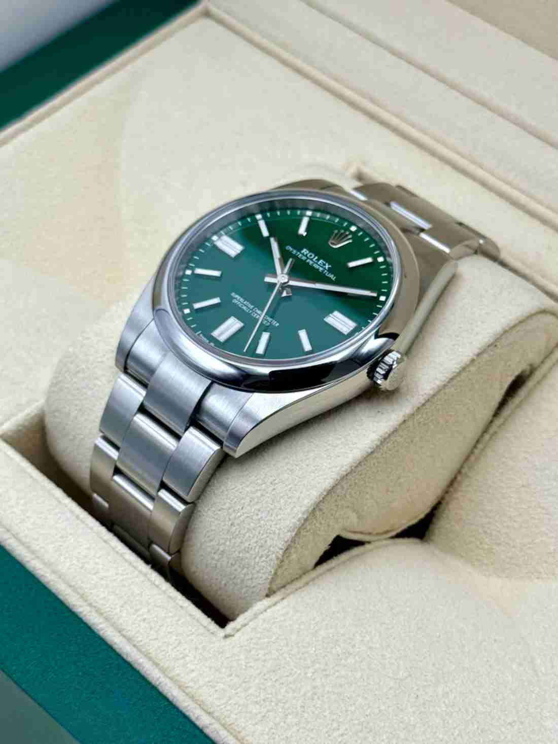 2023 Rolex Oyster Perpetual 41mm 124300 Green Dial - Image 3