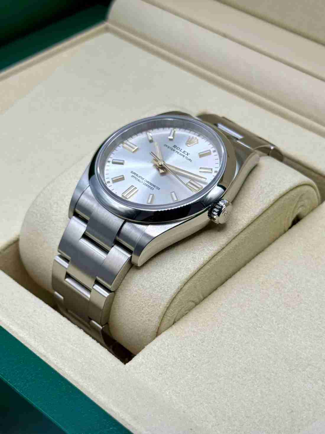 NEW 2025 Rolex Oyster Perpetual 36mm 126000 Silver Dial - Image 3