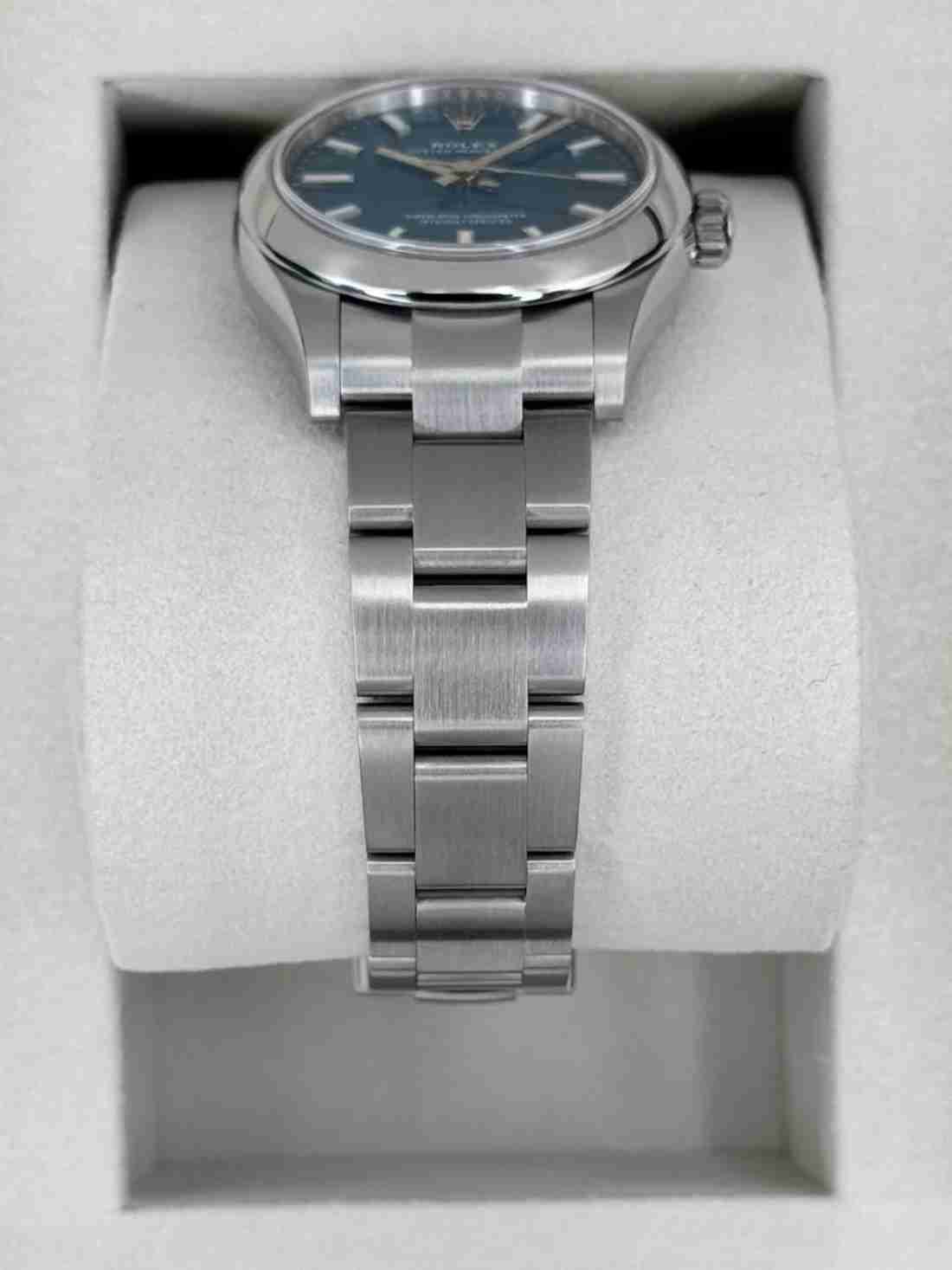 NEW 2026 Rolex Oyster Perpetual 31mm 277200 Med Blue Dial - Image 3