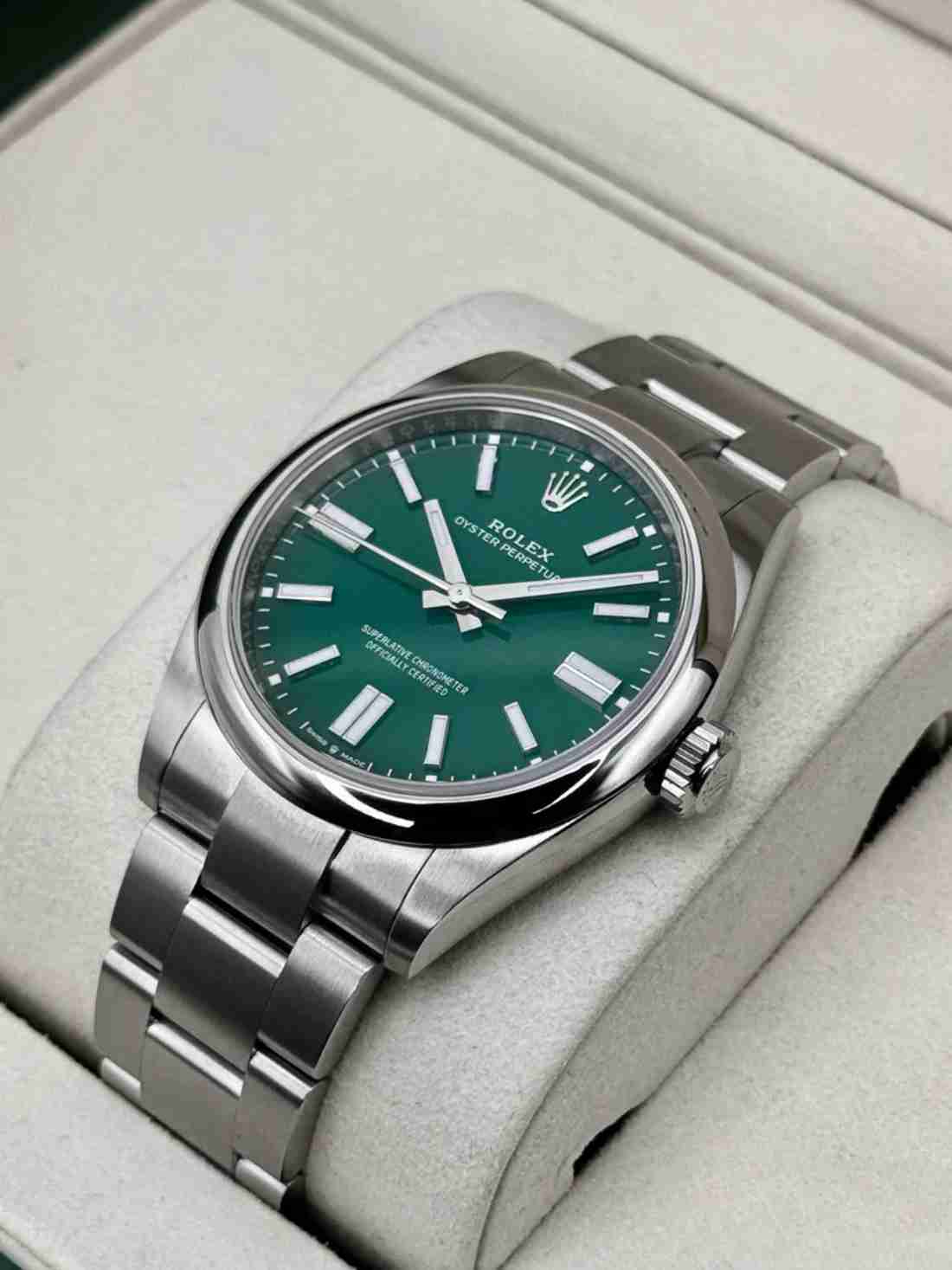 NEW 2026 Rolex Oyster Perpetual 41mm 134300 Green Dial - Image 3