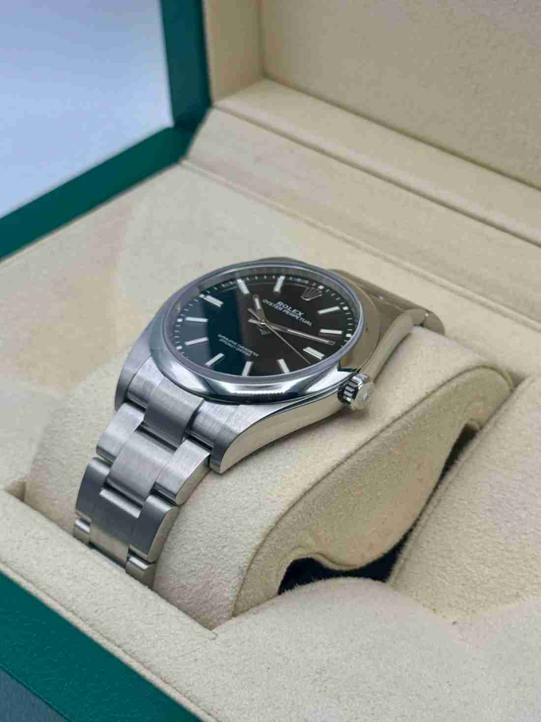 2019 Rolex Oyster Perpetual 39mm 114300 Black Dial - Image 3