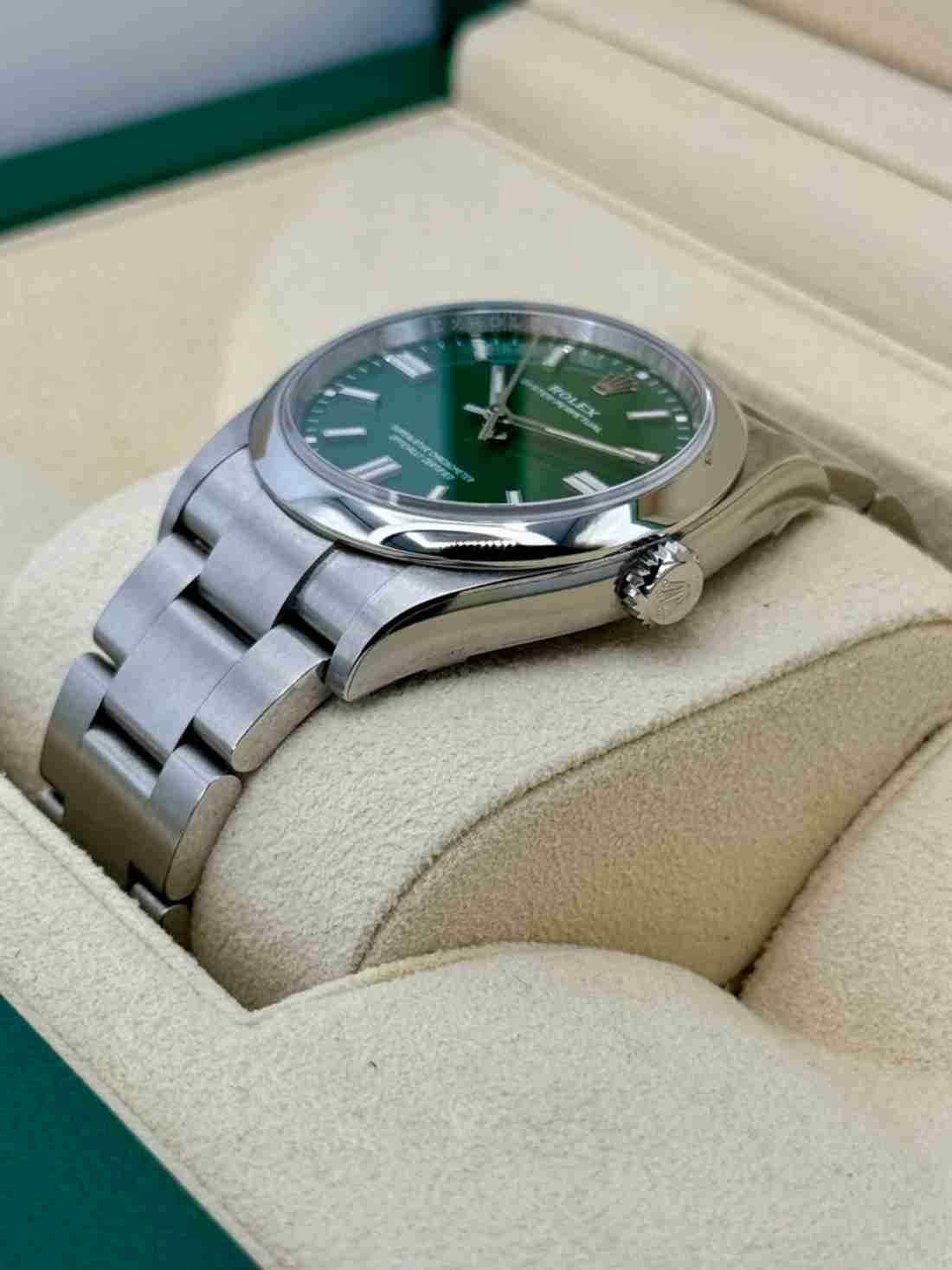 NEW 2023 Rolex Oyster Perpetual 36mm 126000 Green Dial - Image 3
