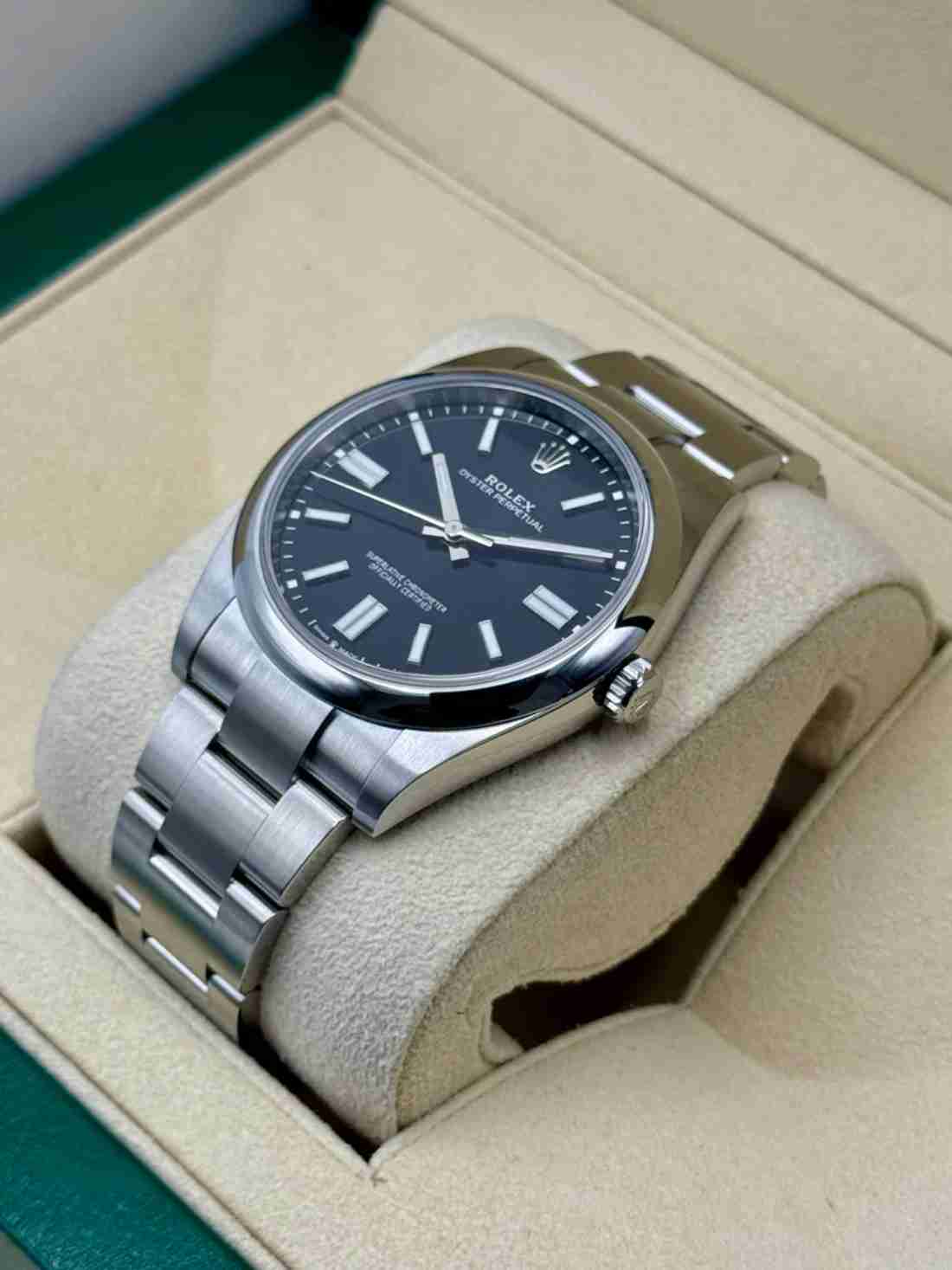 NEW 2025 Rolex Oyster Perpetual 41mm 124300 Black Dial - Image 3