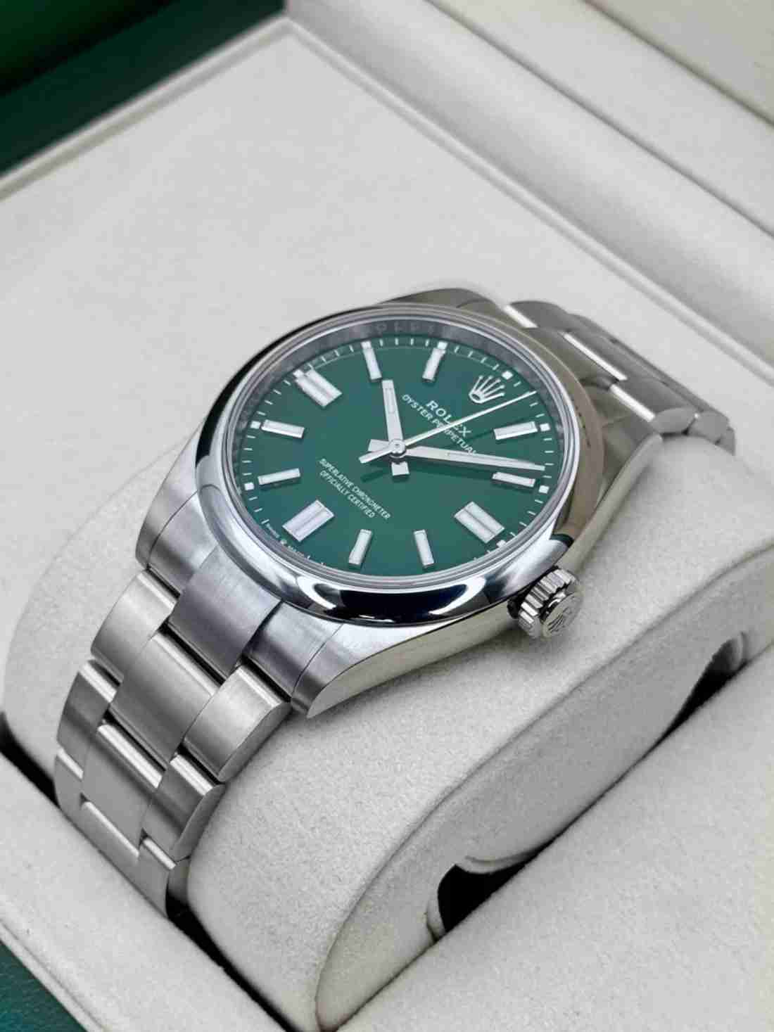 NEW 2026 Rolex Oyster Perpetual 41mm 134300 Green Dial - Image 3