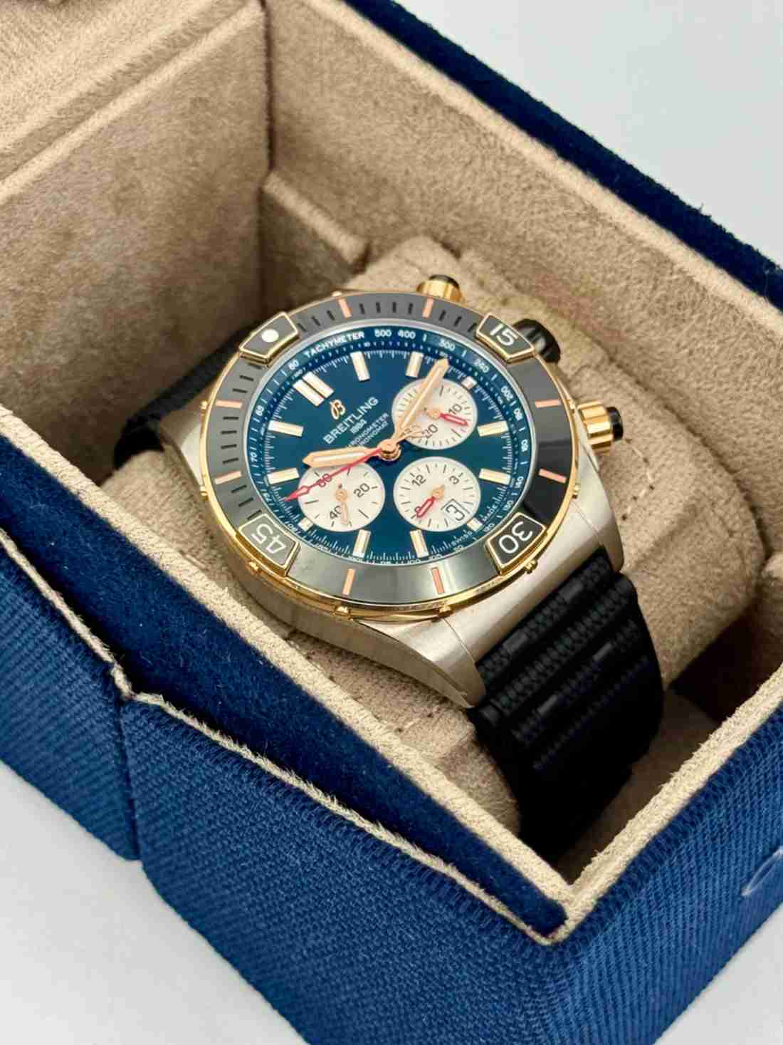 2024 Breitling Super Chronomat B01 44 UB0136 Two-Tone Green Dial - Image 3