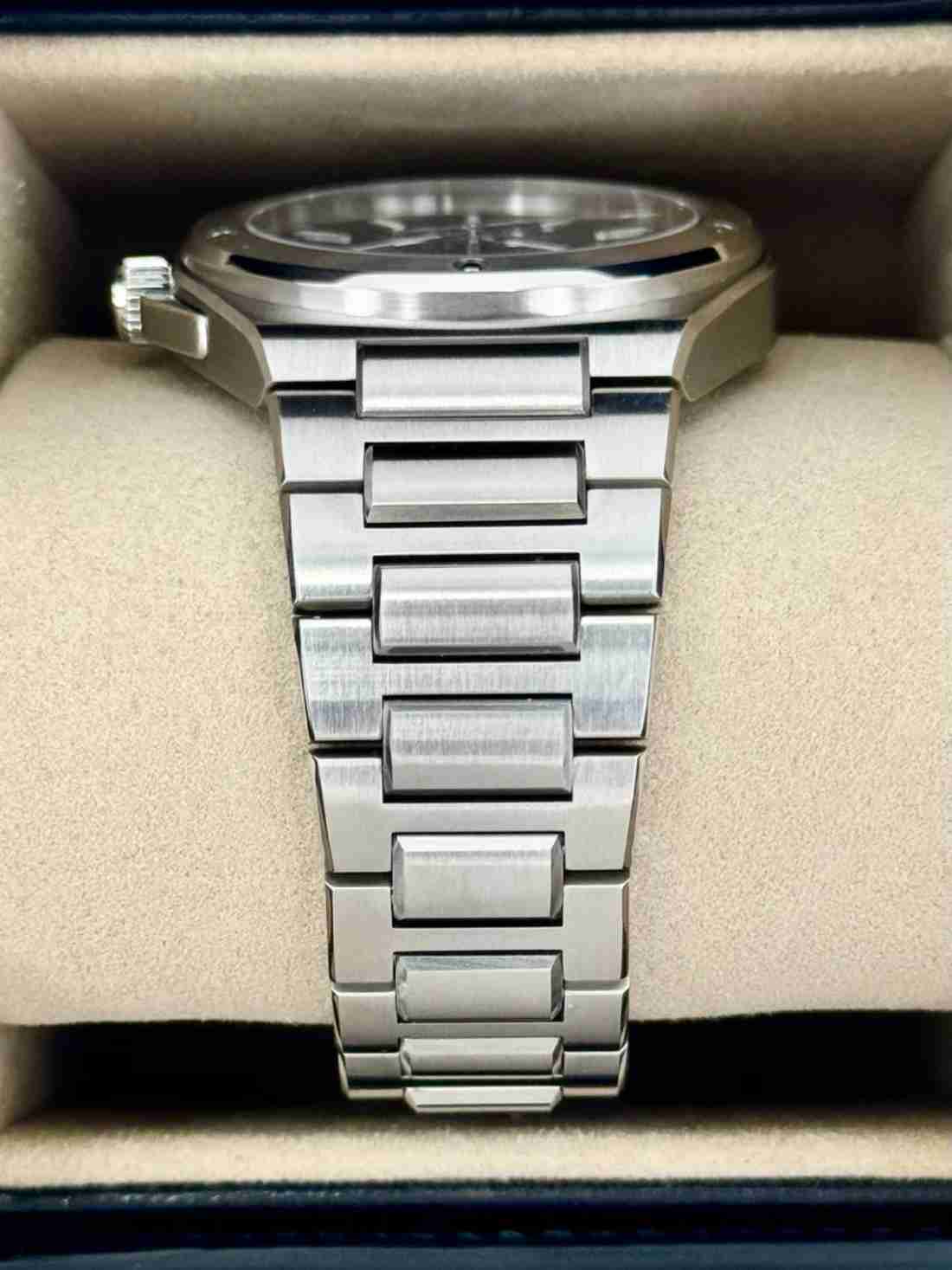NEW 2026 IWC Ingenieur Automatic 40mm IW328907 Stainless Steel Blue Dial - Image 3