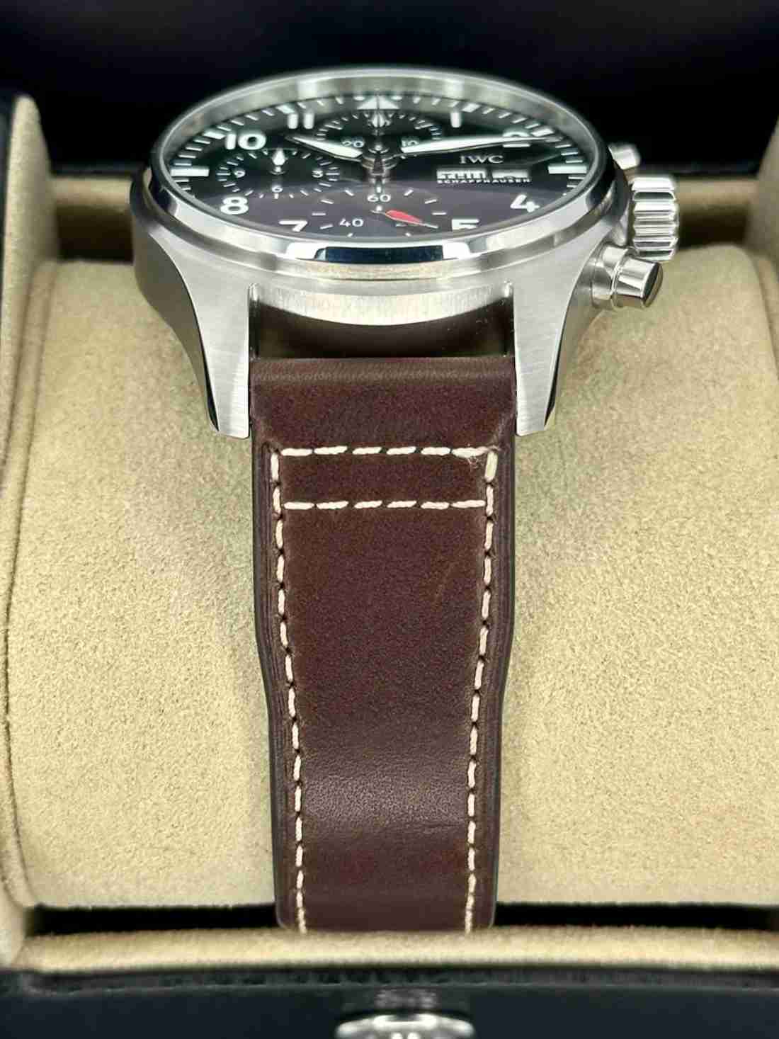 NEW 2023 IWC Pilot's Chronograph 41mm IW388103 Stainless Steel Green Dial - Image 3