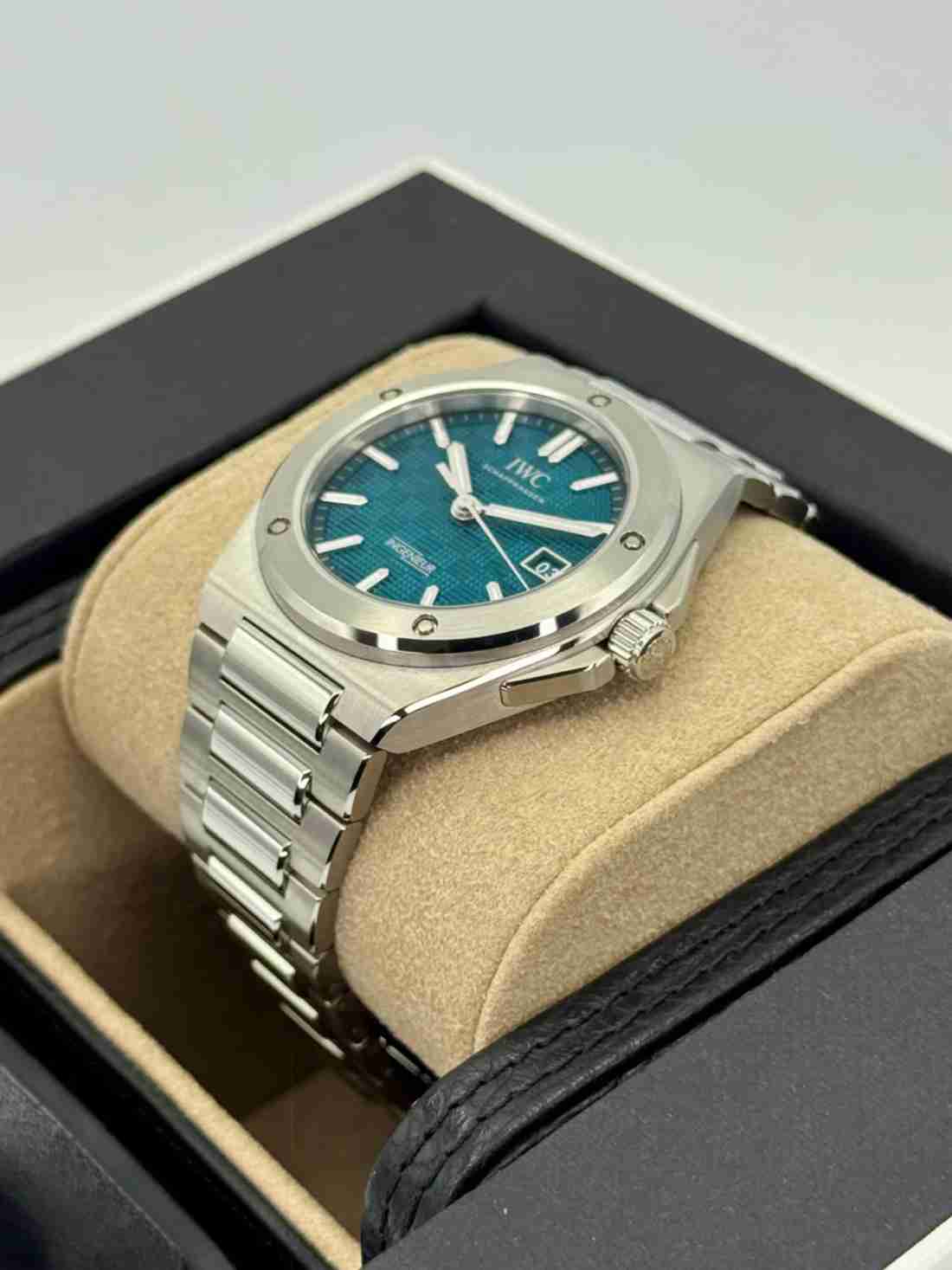 NEW 2025 IWC Ingenieur Automatic 40mm IW328903 Aqua Dial - Image 3
