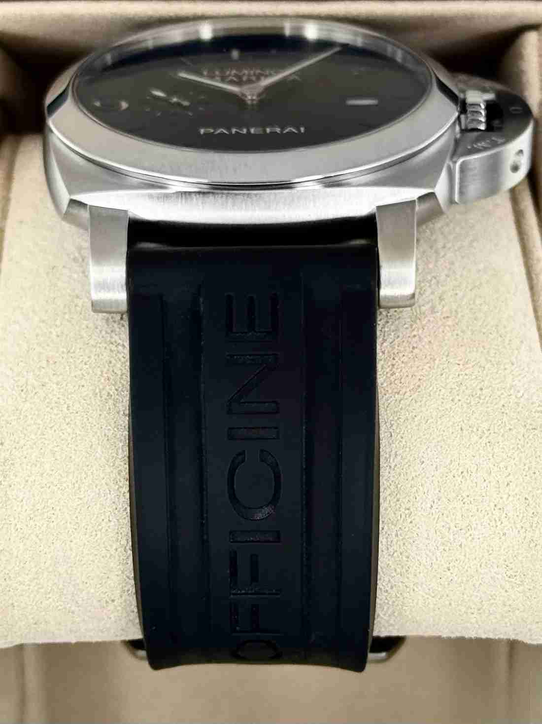 2025 Panerai Luminor Marina 44mm PAM03312 Stainless Steel Black Dial - Image 3