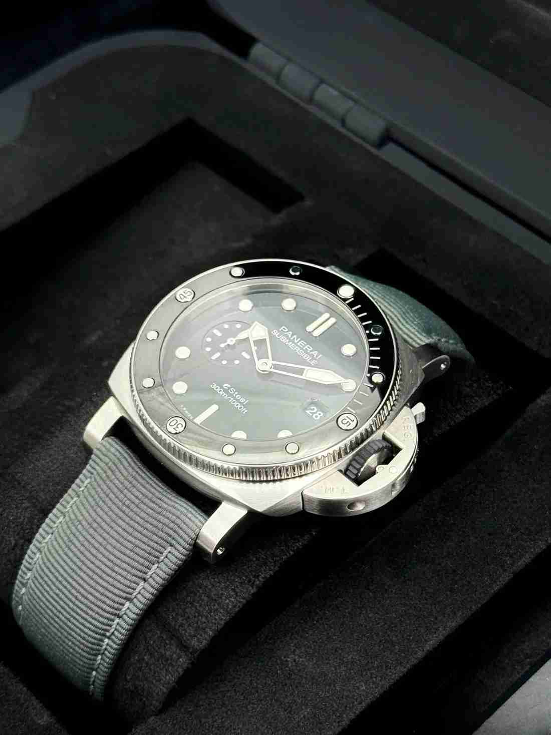 2022 Panerai Quarantaquattro 44mm PAM01288 Stainless Steel Grey Dial - Image 4
