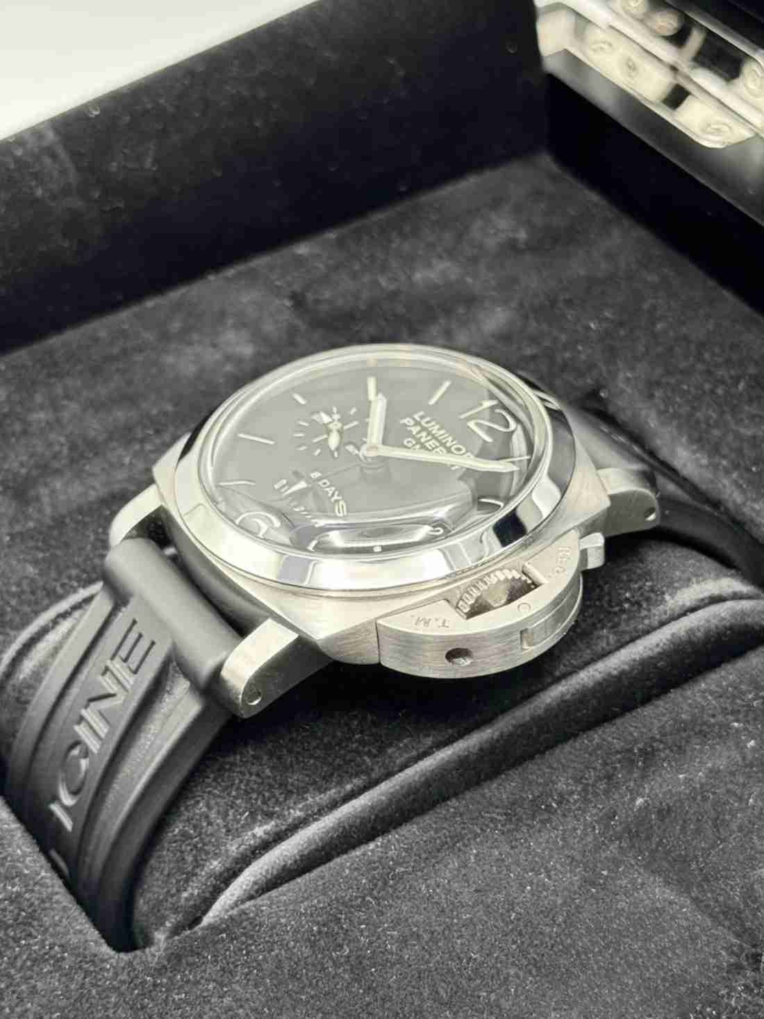 2011 Panerai Luminor 1950 8 Days GMT 44mm PAM00233 Black Dial - Image 4